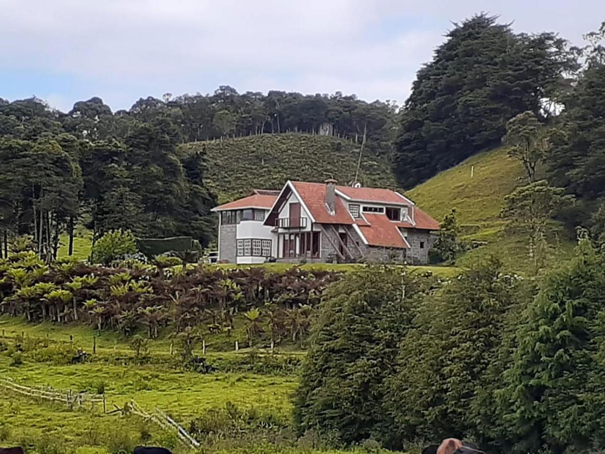 Chacara Com Wi-Fi, Churrasqueira E Lazer Em Cunha Bagian luar foto